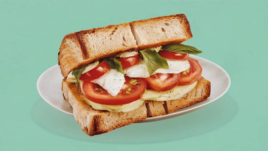 Vitaliserfr Sandwich au Poulet Farci à la Caprese Un Délice Sain et Protéiné